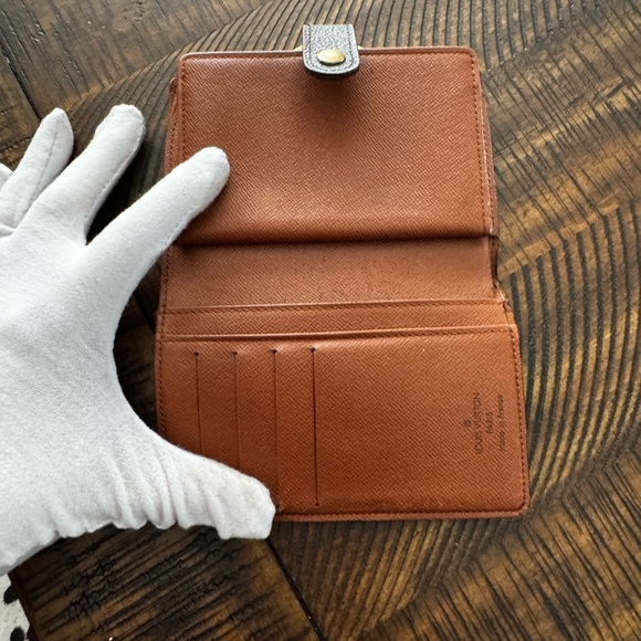 Louis Vuitton vintage compact kiss lock wallet - Picture 8 of 16